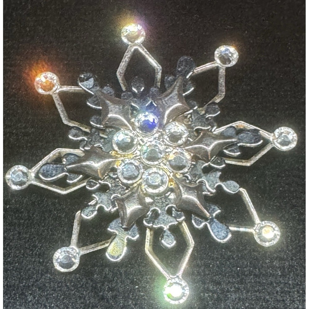 Vintage Snowflake Rhinestone Brooch Silver‎ Tone Crystal Starburst Pin